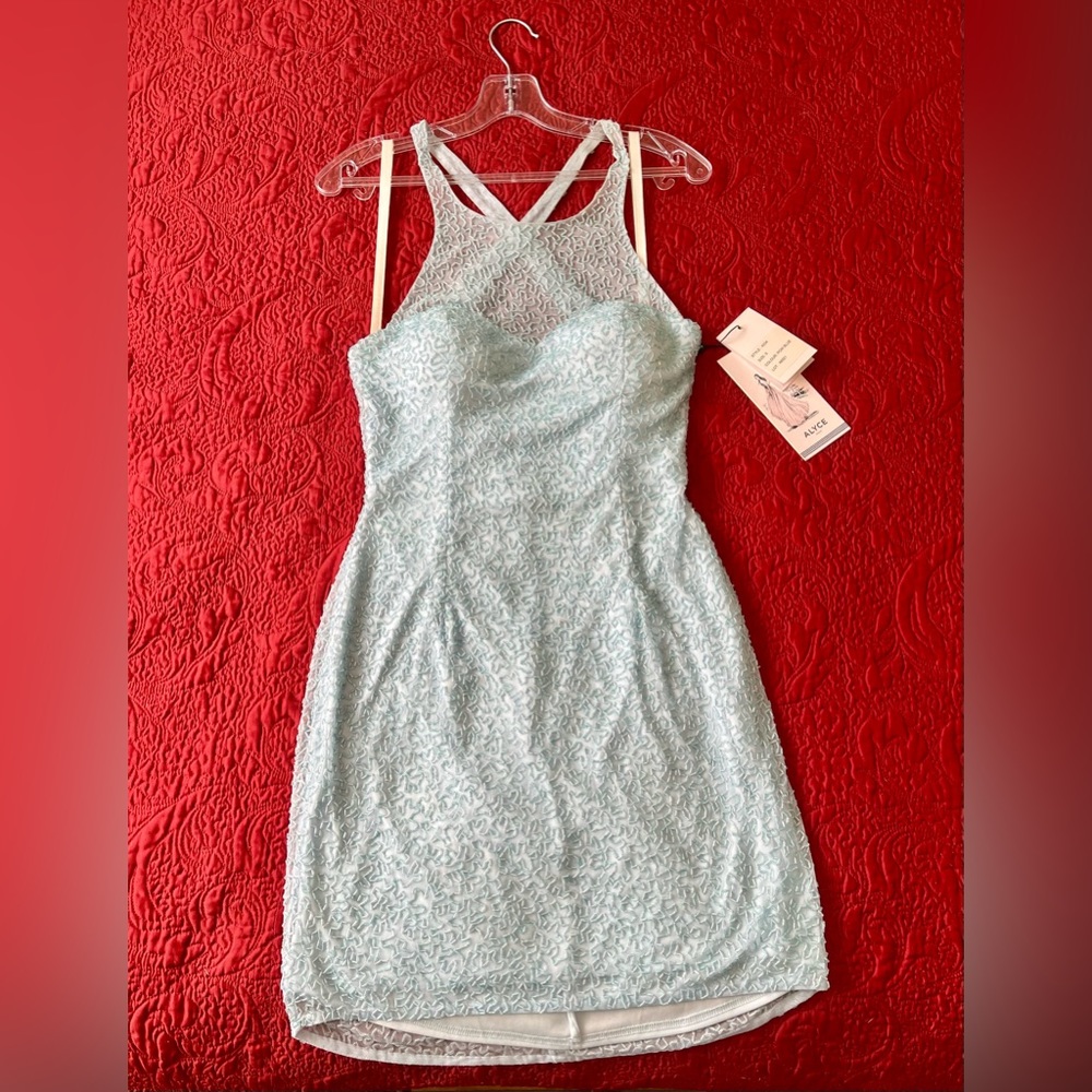Alyce Paris powder blue beaded cocktail dress. Size 6. Style 4234. NWT